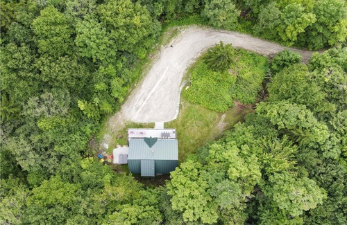 Central Vermont- Killington Casa | Premium 5 bedroom, pet friendly private home with hot tub 3 miles from the Skyship Bear