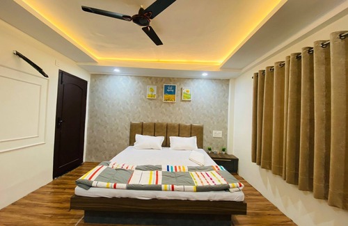 Maheshwar Cama Y Desayuno | Premium accommodation close to the riverside and fort