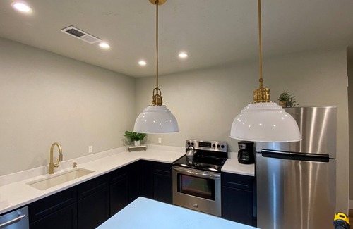 Greensburg Apartamento | Premium Accommodations for up to 6 people in the heart of Downtown Greensburg