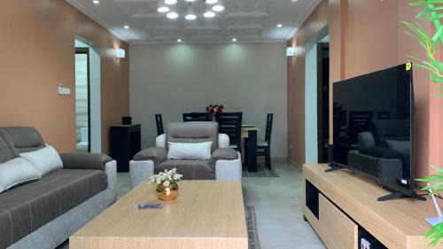 Yaounde Apartamento | Premium apart with great view and parking