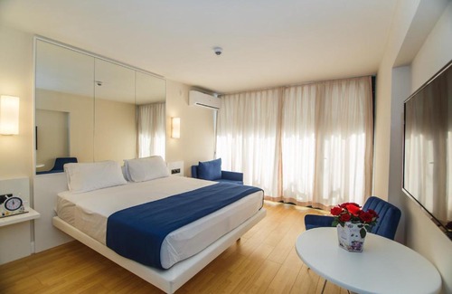 New Boulevard Apartamento | Premium Aparthotel with Sea View