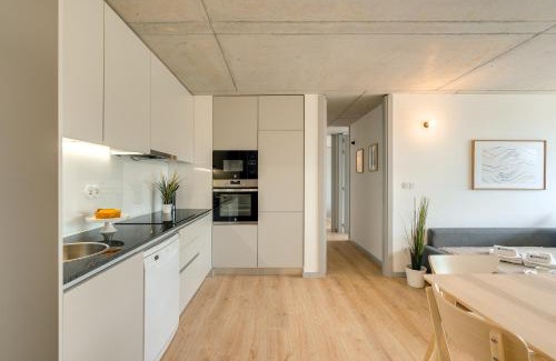 Vila Nova de Gaia Apartamento | Premium Apartments with Balcony, Pool & Garage by HostWise