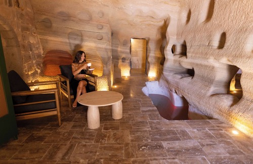 Uchisar Apartamento | Premium Cave with Private Underground Mystic Water Pool 204
