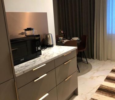 Kemi Apartamento | Premium City Center 2 rooms Apartment Glassed Balcony FREE PRIVATE PARKING