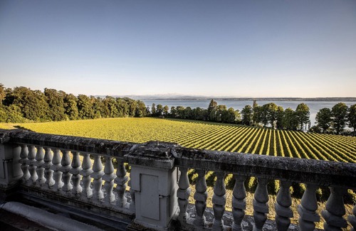 Immenstaad am Bodensee Apartamento | Apartamento de diseño con jardín en el castillo de Kirchberg