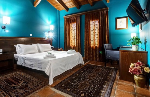 Naousa Cama Y Desayuno | Premium Double - Esperides Traditional Retreat