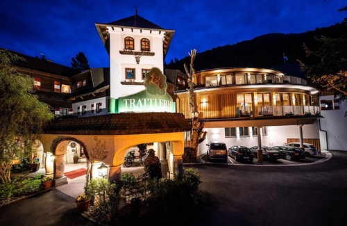 Untertschern Casa | Premium Familienzimmer Frühstück - Hotel Gut Trattlerhof & Chalets