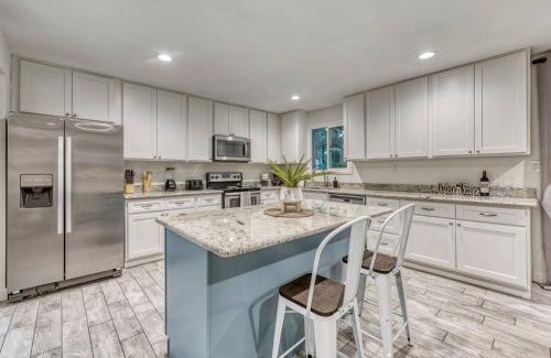Meyer Park Casa | Premium Home With Free Private Heated Pool!