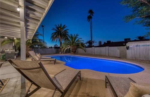 Meyer Park Casa | Premium Home With Free Private Heated Pool!
