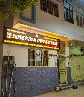 Varanasi Casa | PREMIUM HOTEL - SHREE PURAM - Free Wi-Fi & Parking - Near The Shree Kashi Vishwanath Temple
