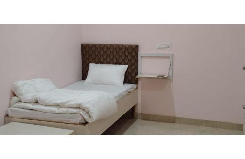 Varanasi Casa | PREMIUM HOTEL - SHREE PURAM - Free Wi-Fi & Parking - Near The Shree Kashi Vishwanath Temple