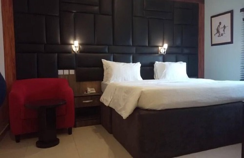 Benin City Hotel | Premium Hotel & Suites by Victoria Inn