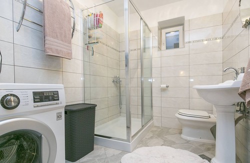 Plomin Casa | Casa premium con terraza en la azotea y vista despejada al mar