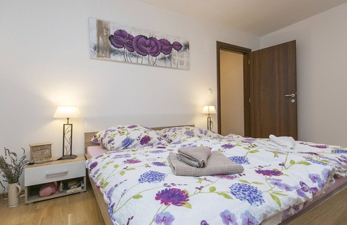 Plomin Casa | Casa premium con terraza en la azotea y vista despejada al mar