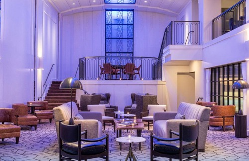 Downtown Seattle Apartamento | Premium King, Local Art, and Fast Wi-Fi Access