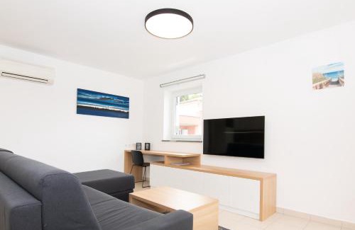 Seca Apartamento | Premium Levant Marina Apartments with Sea View by Locap Group