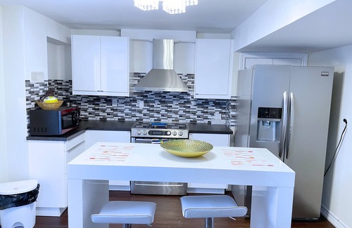 Innisfil Apartamento | PREMIUM LIVING PLACE / 2 BEDROOMS SUIT
