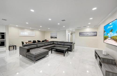South Lake Villa | Premium Luxury 5BR Villa near Hollywood Beach