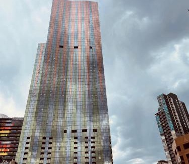 Carlton South Apartamento | Premium Melbourne Apartments with Balcony and Free Tram Access