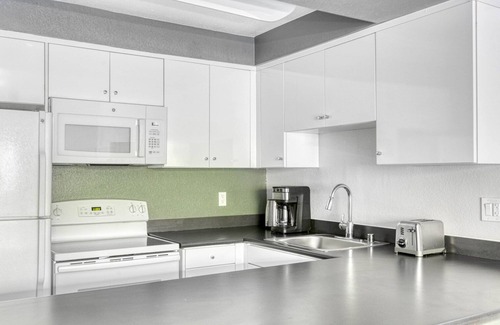 Pasadena Apartamento | Premium Pasadena 2BR w/ Gym & Pool, nr Colorado Ave, by Blueground