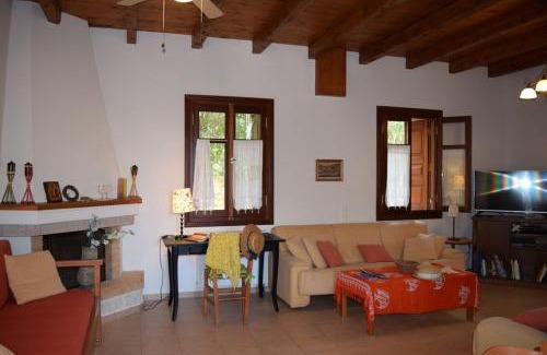 Prines Villa | Premium Rethymno Villa 3 Bedrooms Villa Hinaki Private Garden Private Outdoor Pool Bbq Outdoor Sitting And Dining Area Prines