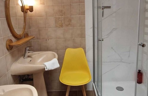 Hettange-Grande Villa | Individual-De Lujo-Baño compartido-Vista a la Ciudad-7 Normandie