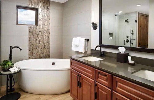 The Highlands Casa | Premium Skiing Winter Escape! Upscale Villa Resort