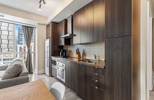Toronto Entertainment District Hotel | Premium Stays