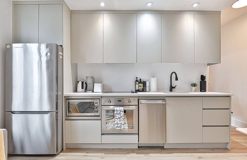 Toronto Entertainment District Hotel | Premium Stays