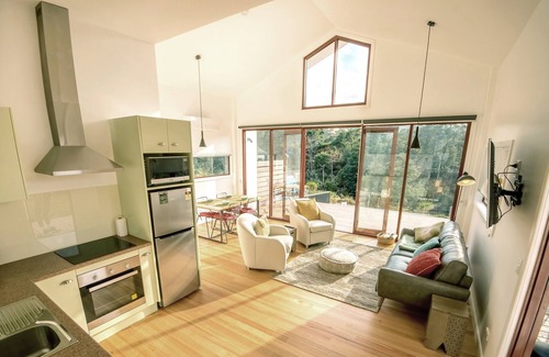 Derby Casa | PRIMA. Diseño llamativo, perspectiva espectacular con alta tecnología y un interior elegante.