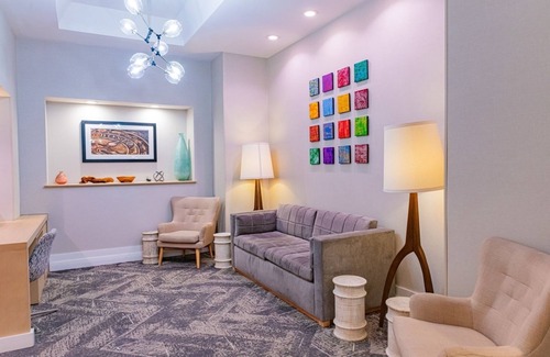 Medical Center Area Hotel | Premium Two Queen Room, Longwood Inn, Dining, Near Medical Schools