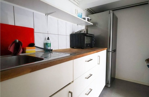 Molndal Apartamento | Premium Workers Home | Near Volvo | Parking