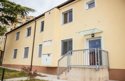Koper Hostal | Prenočišča Prisoje