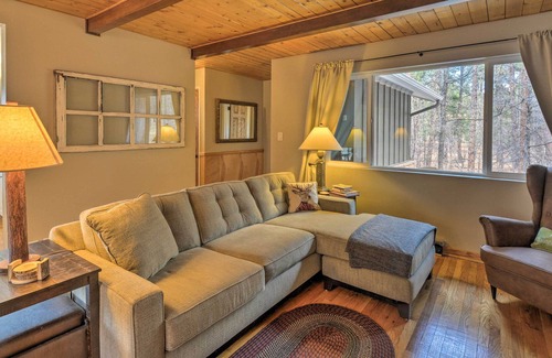 Groom Creek Cabina | Prescott Cabina con patio y sala de juegos en 1. 25 acres!