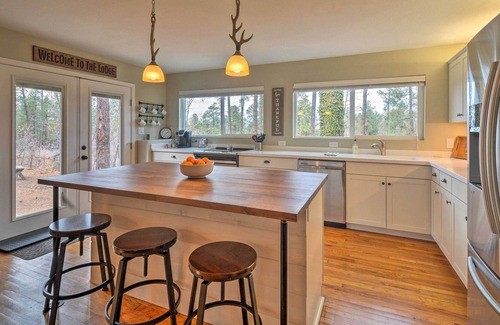 Groom Creek Cabina | Prescott Cabina con patio y sala de juegos en 1. 25 acres!