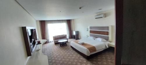 Cikarang Hotel | President Executive Club
