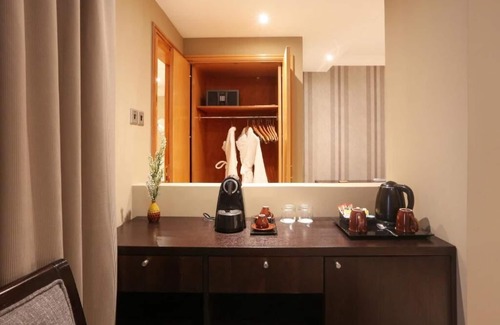 Jumeira 1 Casa | Presidential Suite Near Palm Strip Mall By Luxury Bookings
