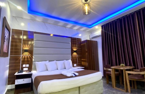 Lekki Phase 1 Hotel | Presken Freedom Way