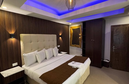 Ikeja Hotel | PRESKEN HOTEL ALADE