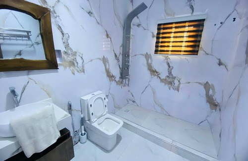 Ofin Hotel | Presken Oniru