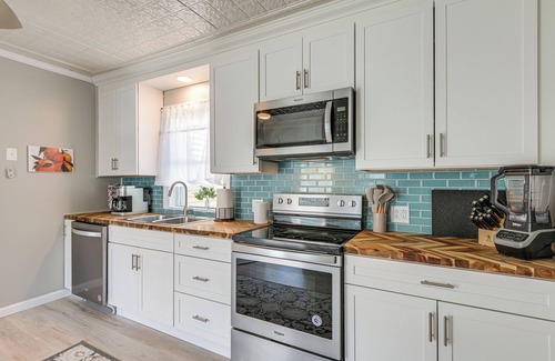 Presque Isle Casa | Presque Isle Home w/ Screened Porch Near River!