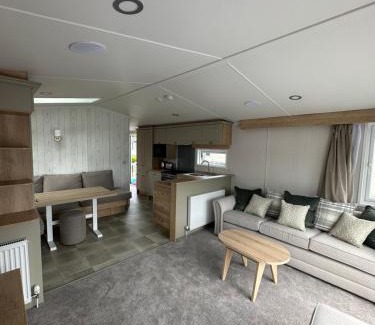 Llanasa Complejo | Presthaven Resort 3 Bedroom Luxury Gold 2024 Caravan