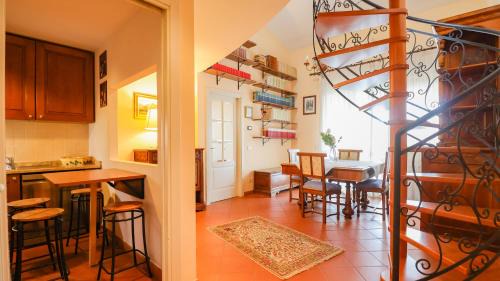 Pistoia Apartamento | PRESTIGE APARTMENT NEAR THE CENTRE - with Balcony, Wi-Fi