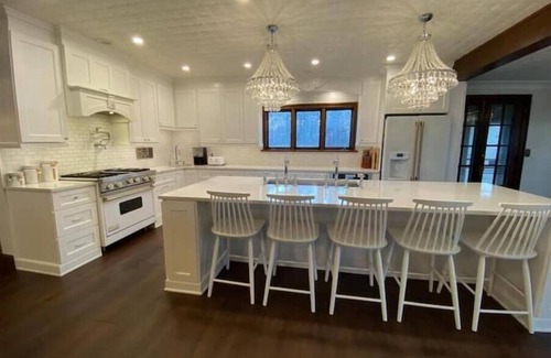 Johnsburg Casa | Prestigious Pistakee Bay Estate