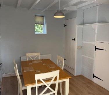 Skirmett Casa | Pretty 2 Bedroom Cottage in Skirmett with Parking