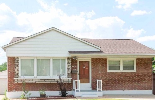 St. Louis Casa | Cute 3Bed 1Bath Home en una buena zona al lado de Parks & Close to Downtown!