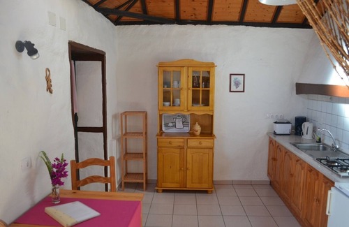 El Paso Apartamento | pretty apartment with sun terrace in the subtropical garden with WiFi and pool