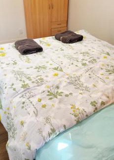 Hacienda Heights Casa | Pretty bedroom private bathroom