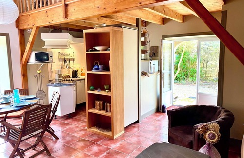 Aumagne Casa | Pretty, bucolic 95 m2 house in magnificent landscaped grounds. Private courtyard. Swimming pool.