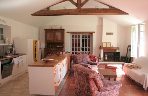Avrille Casa | Bonita casa en un bonito parque.